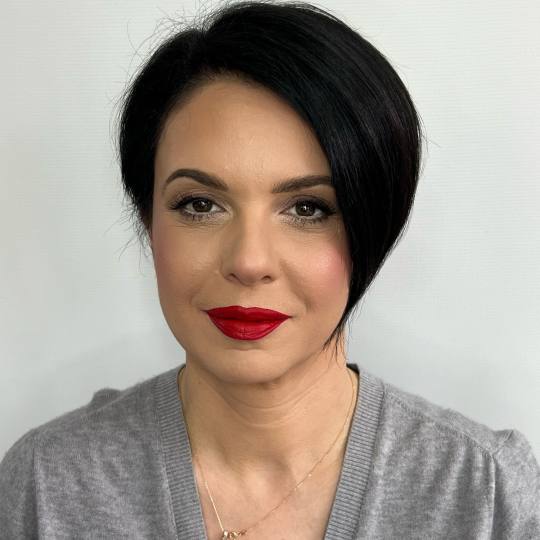 Studio Imela #beograd Make-up / šminkanje Profesionalno šminkanje + svečana frizura - jednostavna