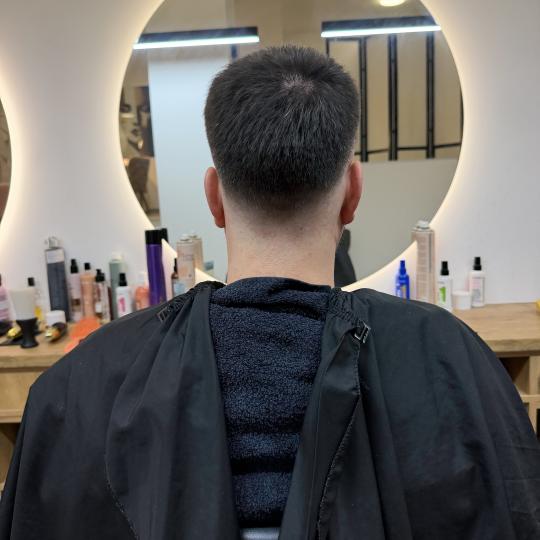Studio Eleven Ladies&Gentlemen #beograd Muško šišanje Muško šišanje fade + pranje kose