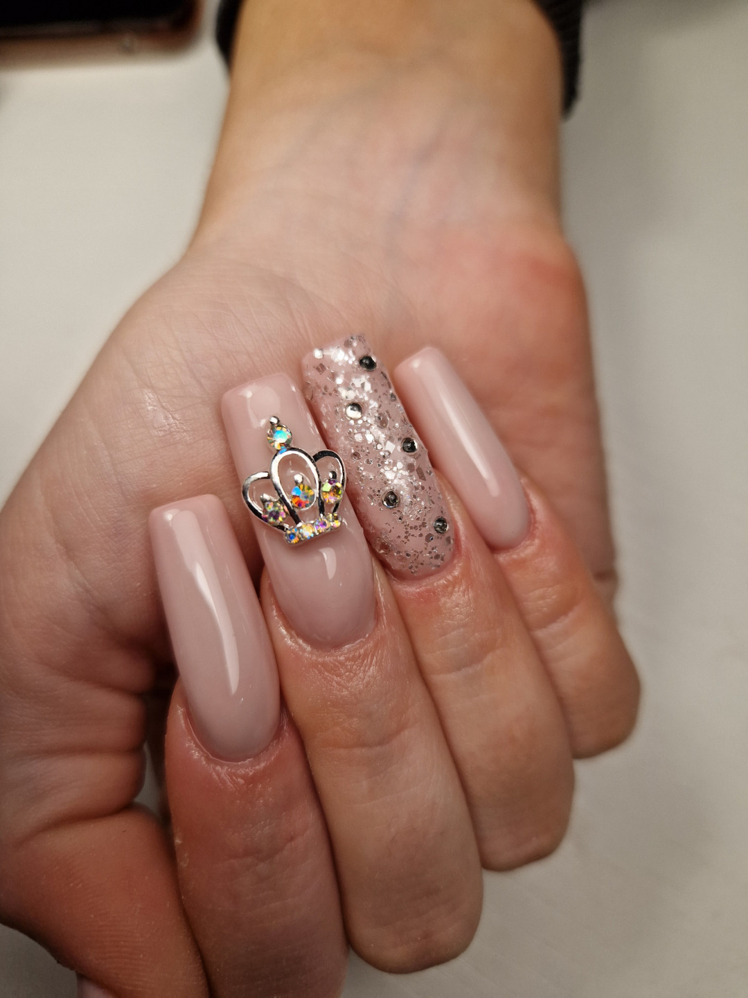 Butik Lepote #beograd Masaža stopala Korekcija noktiju gel boja ili frenc + aparatni manikir - XXL dužina
