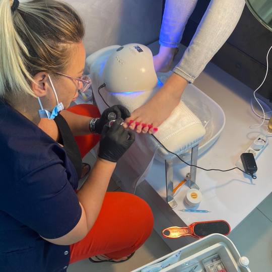 GM Beauty studio #beograd Medicinski pedikir,rešite se iraslih noktiju.