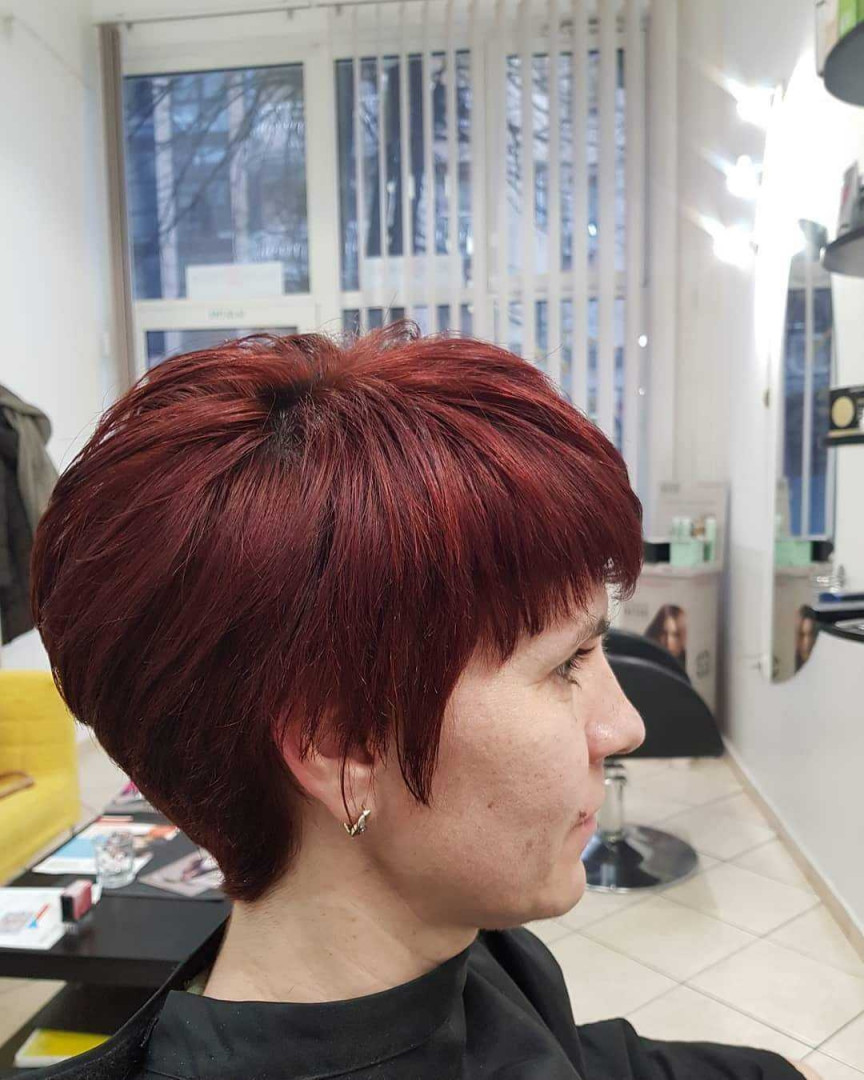 Žensko šišanje + feniranje - kratka kosa - Cut 'n' Go, Novi Sad Žensko šišanje Frizerski saloni Žensko šišanje, Novi Sad, Rotkvarija, Podbara, Salajka
