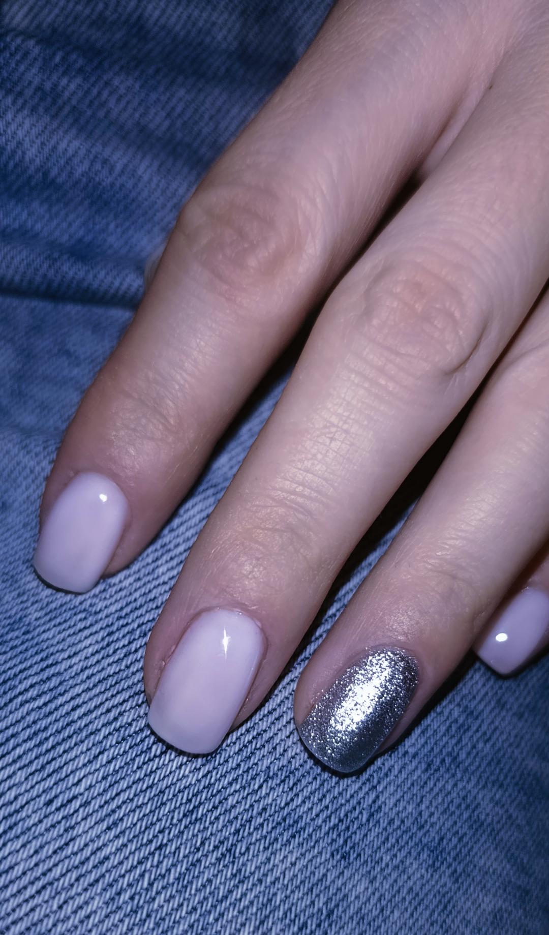 Neda #beograd Manikir Manikir+ojacavanje noktiju rubber bazom+boja