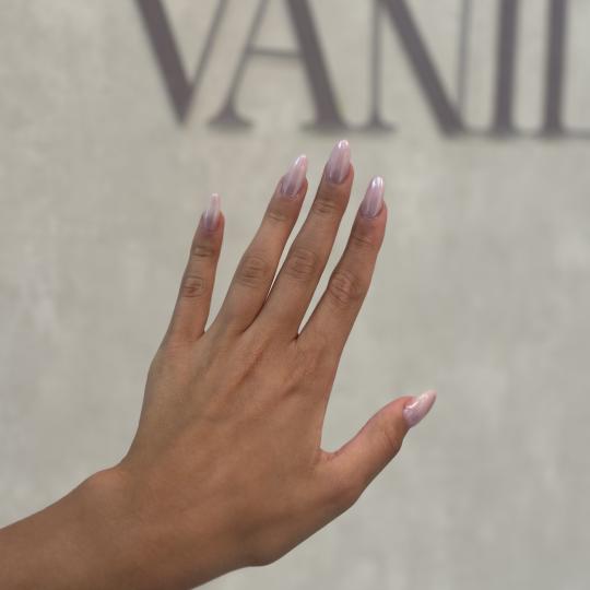 Vanilla rain beauty - Banovo brdo #beograd Izlivanje noktiju Izlivanje noktiju gelom - L dužina Efe