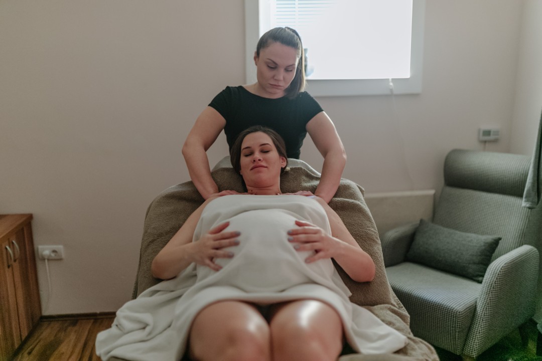 PJ Health & Beauty Center #beograd Masaža za trudnice Masaža za trudnice - 60 minuta