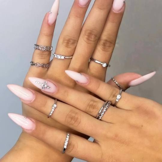 Beauty line 11 #beograd Izlivanje noktiju Izlivanje noktiju ekstremnih formi - dodatak uz uslugu