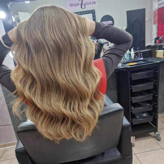 Beauty studio S #novisad Žensko šišanje Žensko šišanje + feniranje - duga kosa
