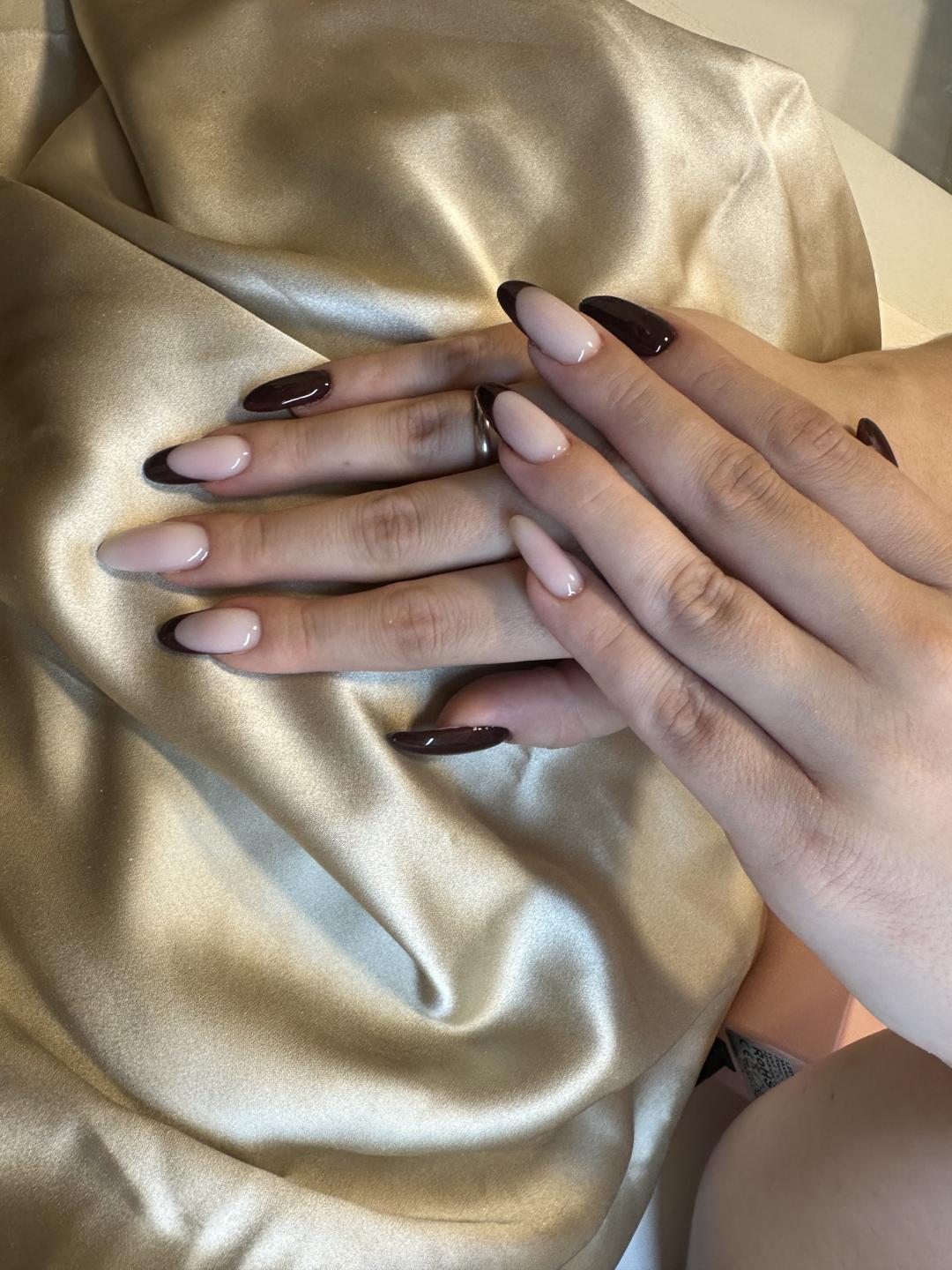 Korekcija izlivanja noktiju gelom - L dužina - TT beauty atelier, Beograd Izlivanje noktiju Nokti Izlivanje noktiju, Beograd, Slavija, Autokomanda, Neimar