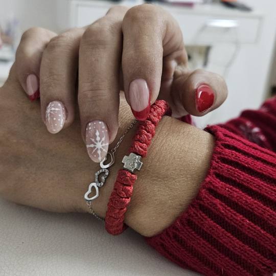 Beauty centar by Alex R #novisad Ojačavanje noktiju Ojačavanje prirodnih noktiju gelom + trajni la