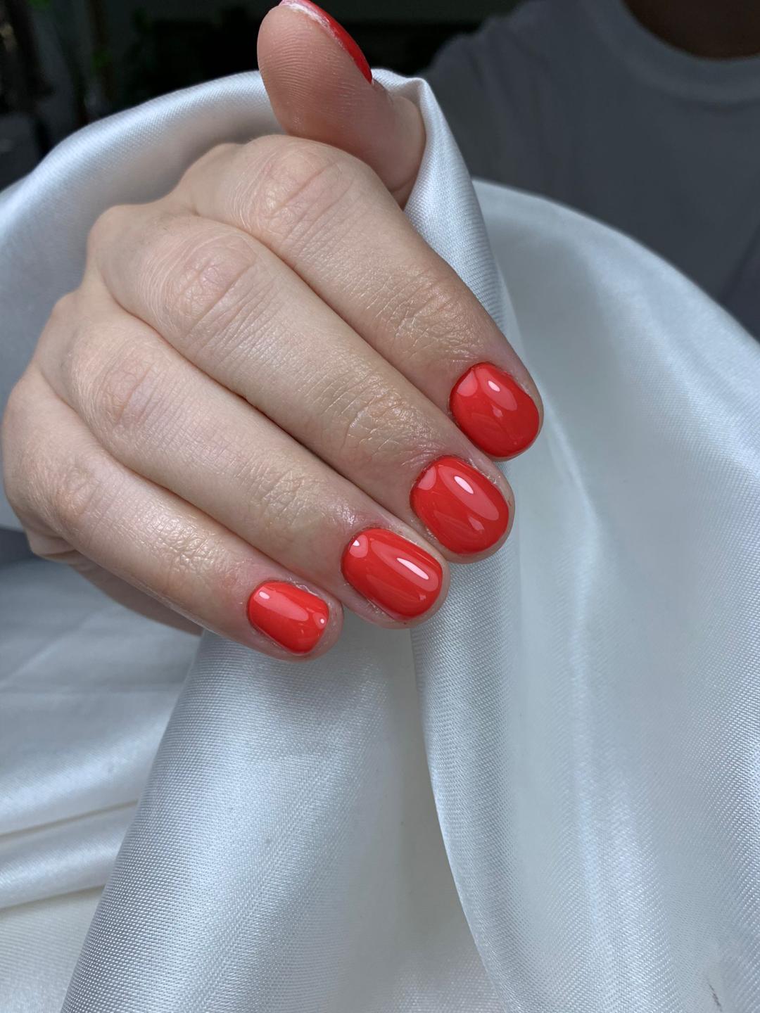 La Hermosa Beauty Studio #beograd Ojačavanje noktiju Rubber baza