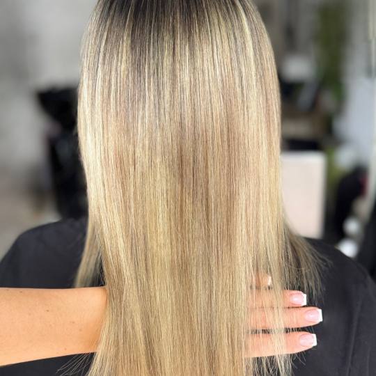 Nega i lepota NS 1 #novisad Pramenovi Balayage paket: pramenovi + preliv + BOTOX + šišanje + fenir