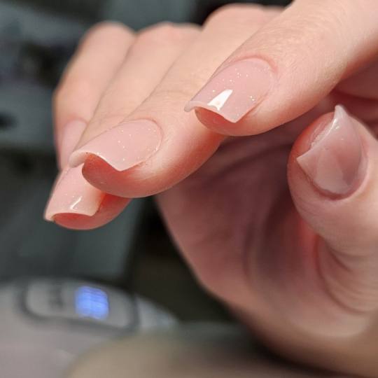 Beauty centar by Alex R #novisad Izlivanje noktiju Izlivanje noktiju - S dužina