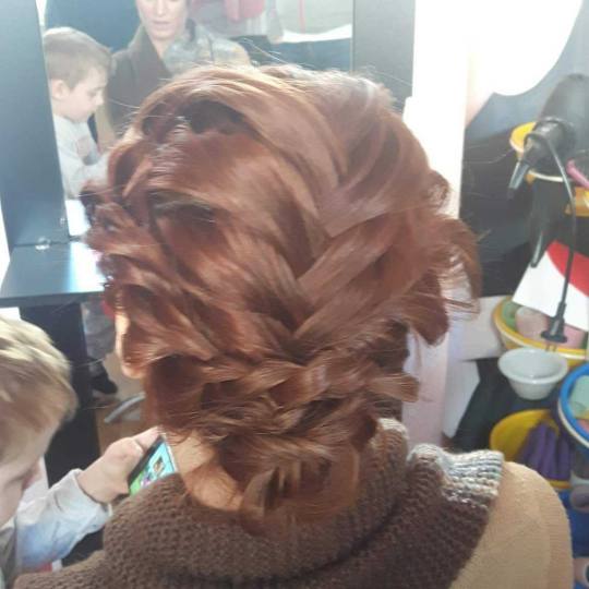 Moment #beograd Svečane i frizure za svadbu Svečane frizure(obavezna proba frizure dan pre) svecan
