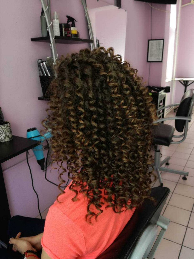 Jovana + #beograd Uvijanje, lokne i talasi Afro lokne - duga kosa