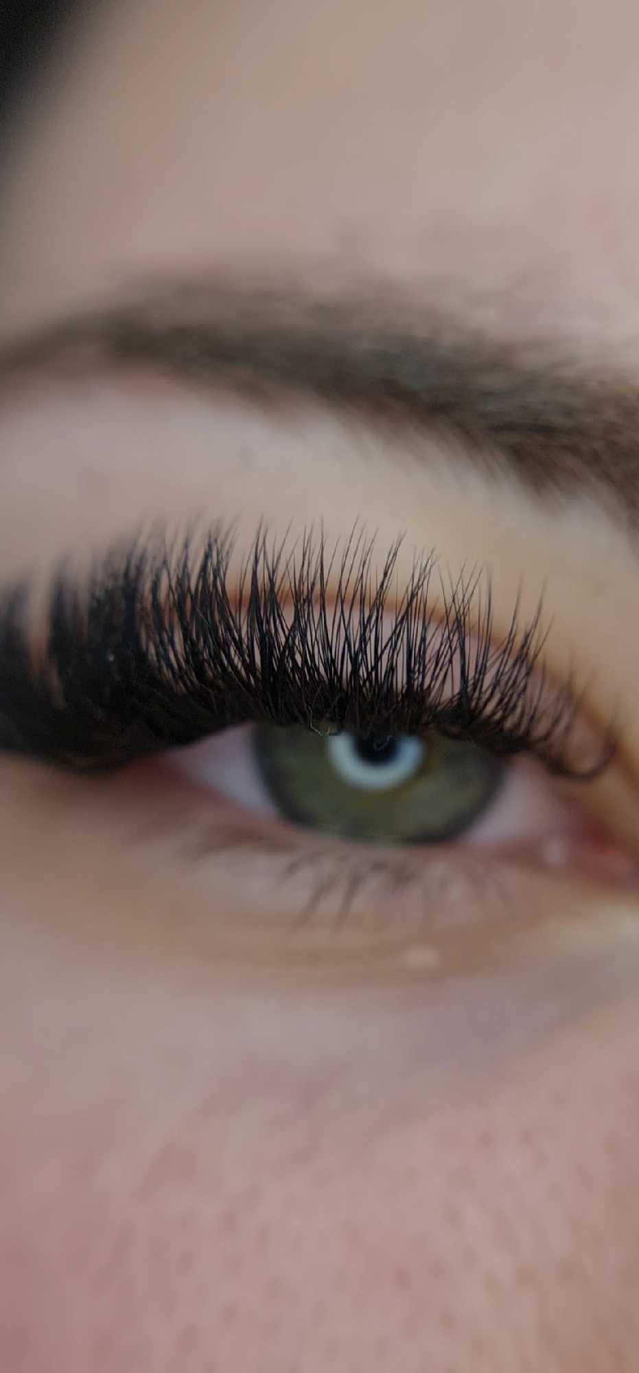 Ashanti Beauty Salon & Academy #beograd Nadogradnja trepavica Nadogradnja svilenih trepavica - mix metoda