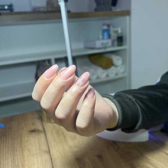 Red Coco Beauty #nis Izlivanje noktiju Izlivanje noktiju gelom - M dužina