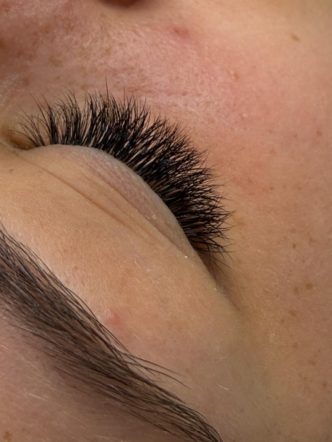 Nadogradnja trepavica ruski volumen - Ivana - Beauty Studio Asja 2, Novi Sad Nadogradnja trepavica Lice Nadogradnja trepavica, Novi Sad, Rotkvarija, Podbara, Salajka