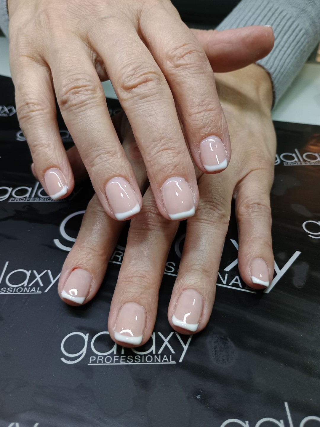Lila Ly Beauty Studio #beograd Korekcija noktiju Korekcija noktiju gelom + frenh / ombre - salonski rad