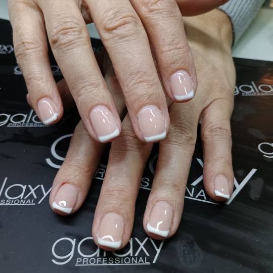 Lila Ly Beauty Studio #beograd Korekcija noktiju Korekcija noktiju gelom + frenh / ombre - salonski 