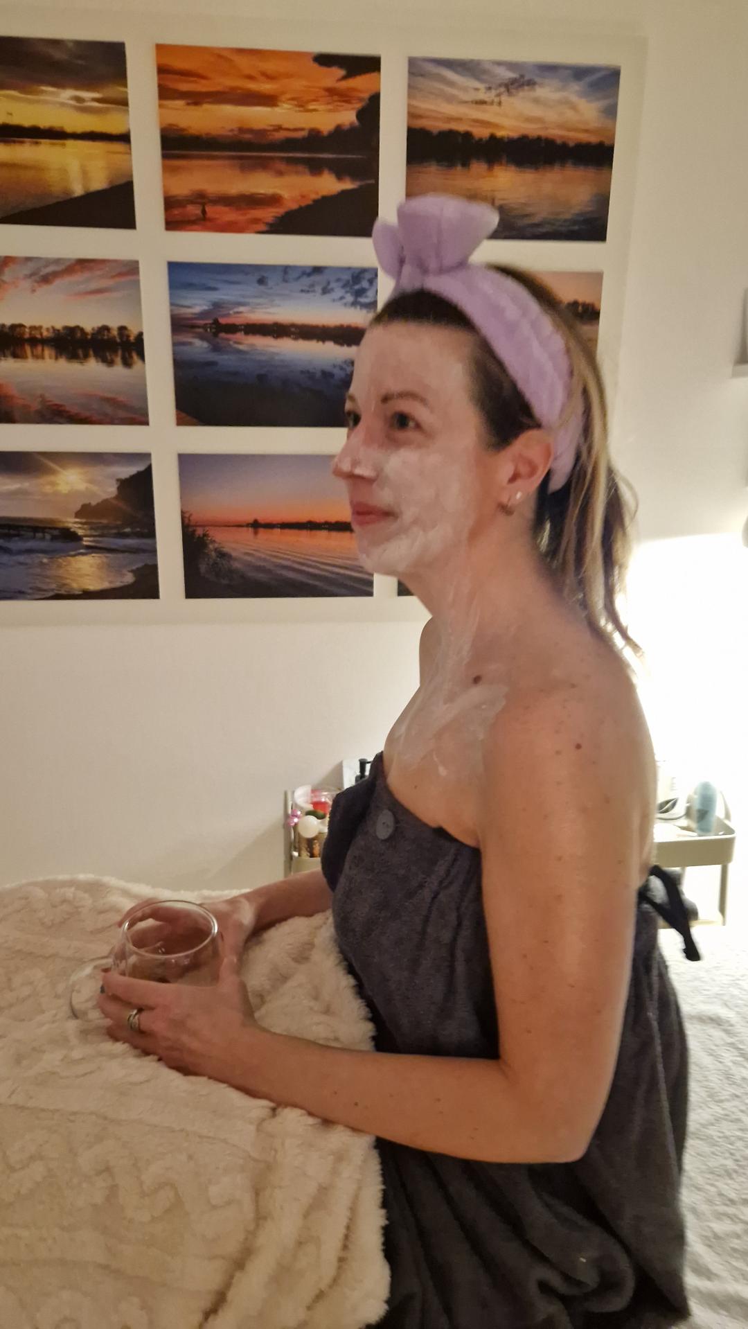 Aqua Phyt's tretman 75 min - Glow Holistic Studio, Beograd Hijaluronski tretmani lica Lice Hijaluronski tretmani lica, Beograd, Novi Beograd blokovi, Belville, Savski kej