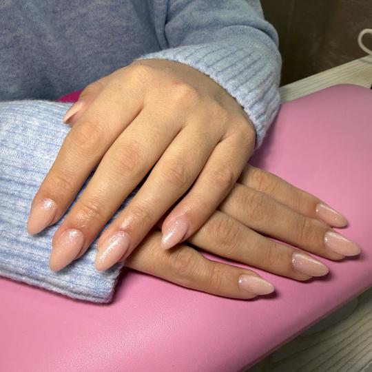 Beauty room Zvezdara #beograd Ojačavanje noktiju Ojačavanje prirodnih noktiju gelom