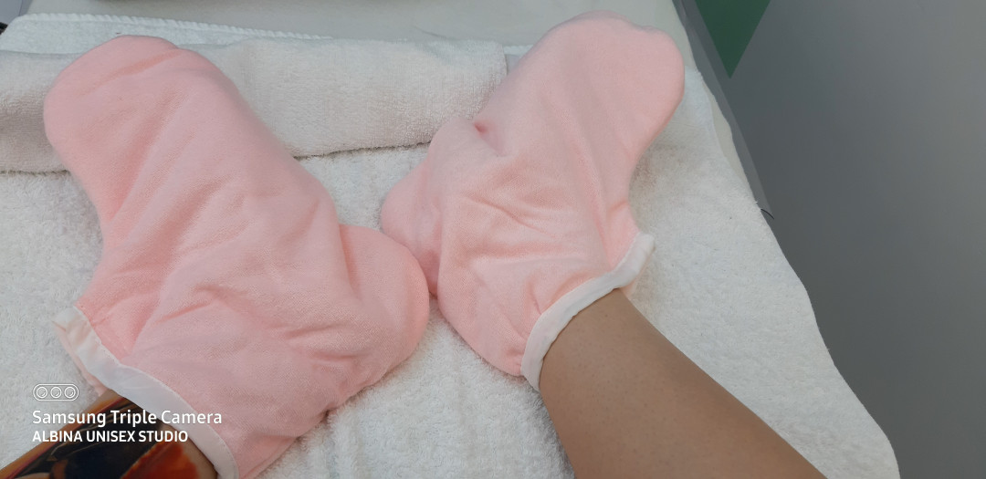 Parafinsko pakovanje nogu - Albina Unisex Studio Lepote, Temerin Parafinska pakovanja Nokti Parafinska pakovanja, Temerin, Centar