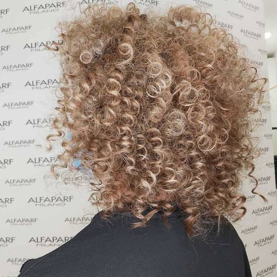Alfaparf Studio #beograd Uvijanje, lokne i talasi Afro lokne - duga kosa