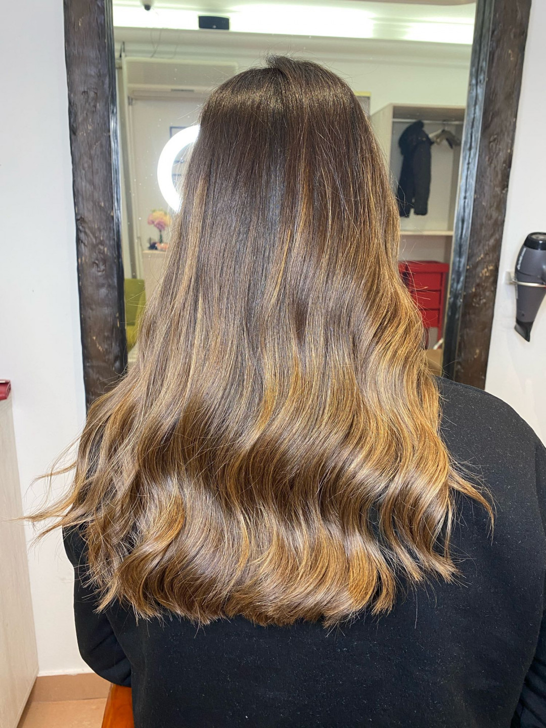 Balayage - ekstra duga kosa - Gagi, Beograd Ombre, sombre, balayage Frizerski saloni Ombre, sombre, balayage, Beograd, Vračar, Čubura, Crveni krst
