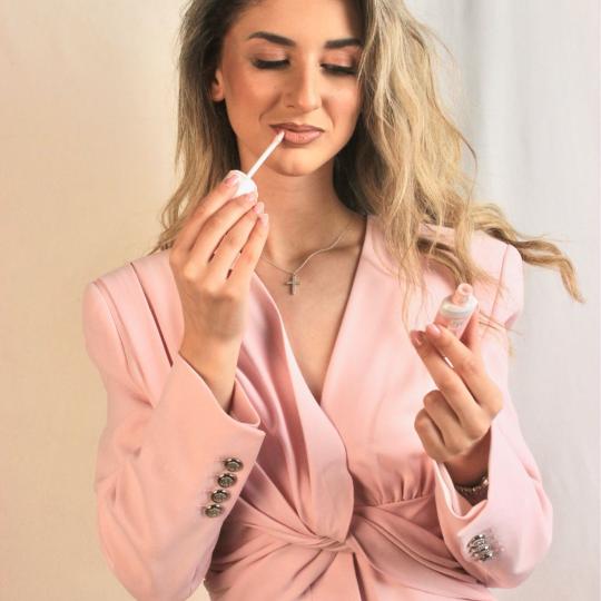 Arlina - Kovilj #novisad Make-up / šminkanje Profesionalno šminkanje Zdravo, ja sam Tamara, sertif