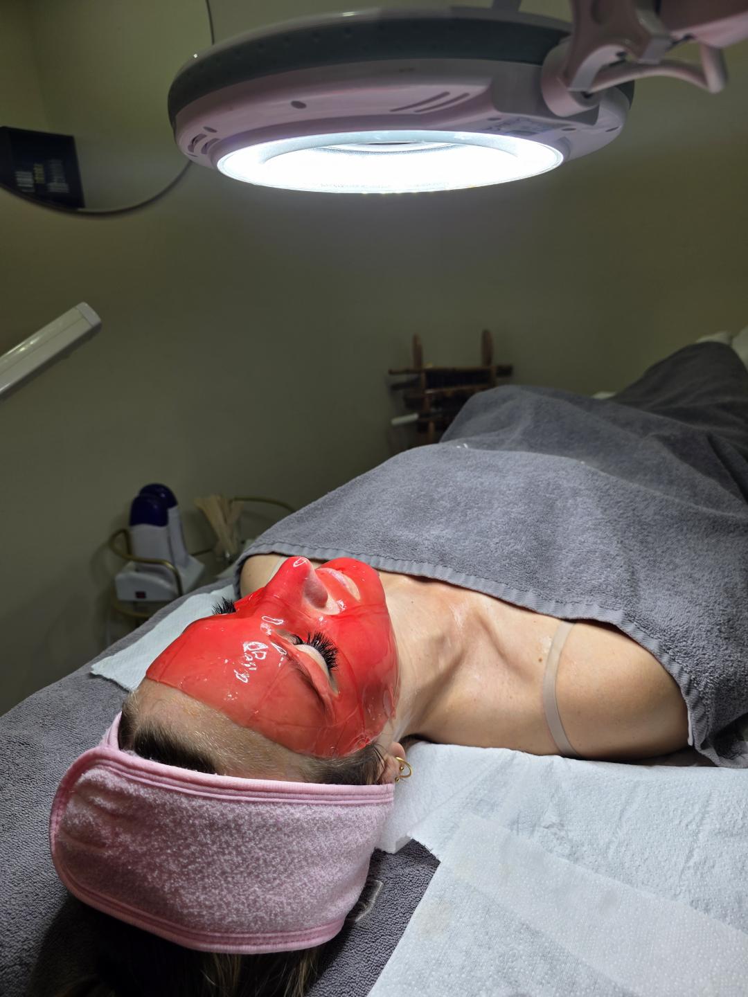 Antiage tretman lica - Starmedic, Beograd Tretman lica Lice Tretman lica, Beograd, Vračar, Čubura, Crveni krst