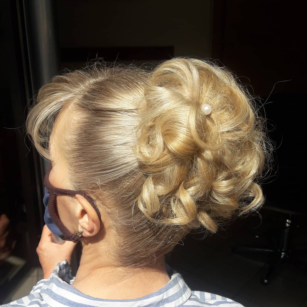 Chic & Shine #beograd Svečane i frizure za svadbu Svečana frizura - složena