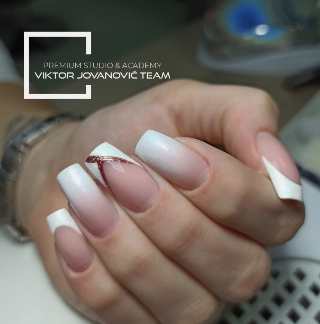 Korekcija noktiju - S velicina - BEAUTY CENTER Viktor Jovanović, Subotica Izlivanje noktiju Nokti Izlivanje noktiju, Subotica, Centar