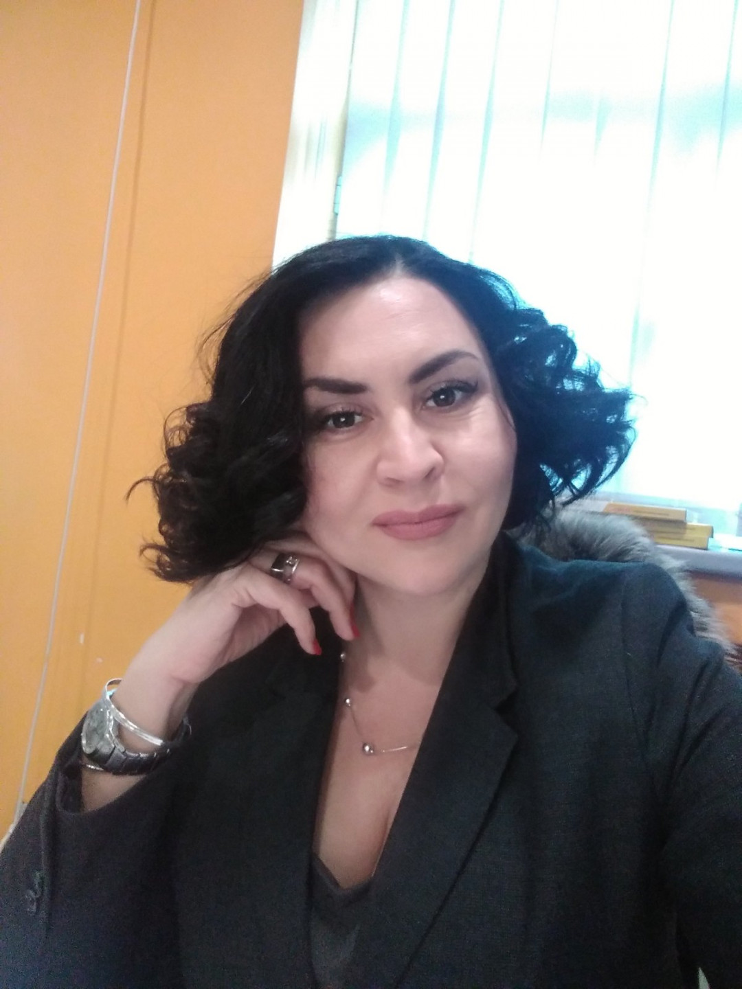 Estetic studio Ognjanović #beograd Feniranje i stilizovanje Feniranje na ravno / lokne - kosa srednje dužine