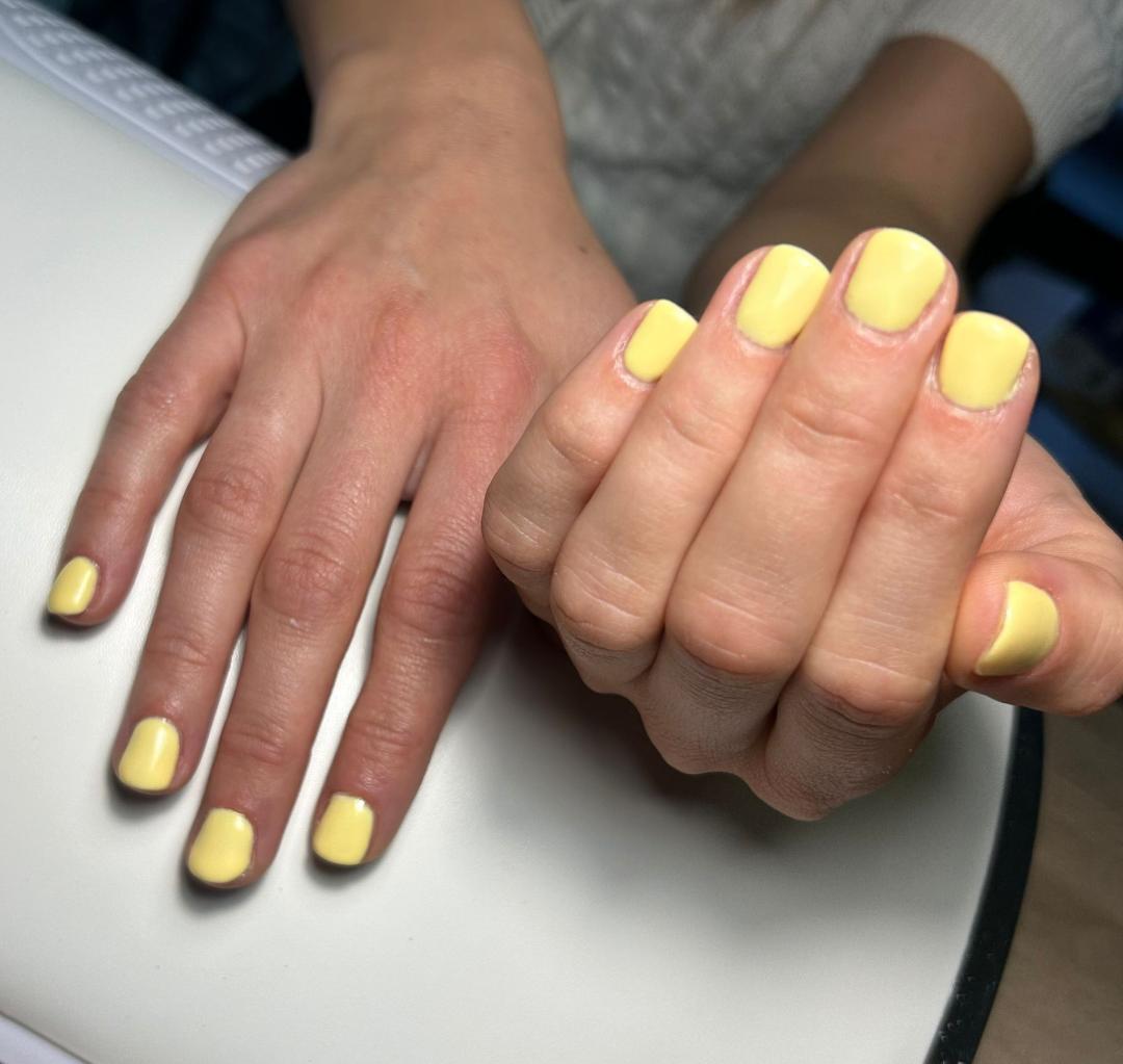 Ojačavanje prirodnih noktiju gelom - S dužina - Shishi beauty studio, Beograd Ojačavanje noktiju Nokti Ojačavanje noktiju, Beograd, Centar, Stari grad, Dorćol