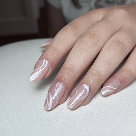 Ena beauty studio #nis Izlivanje noktiju Izlivanje noktiju gelom - L dužina