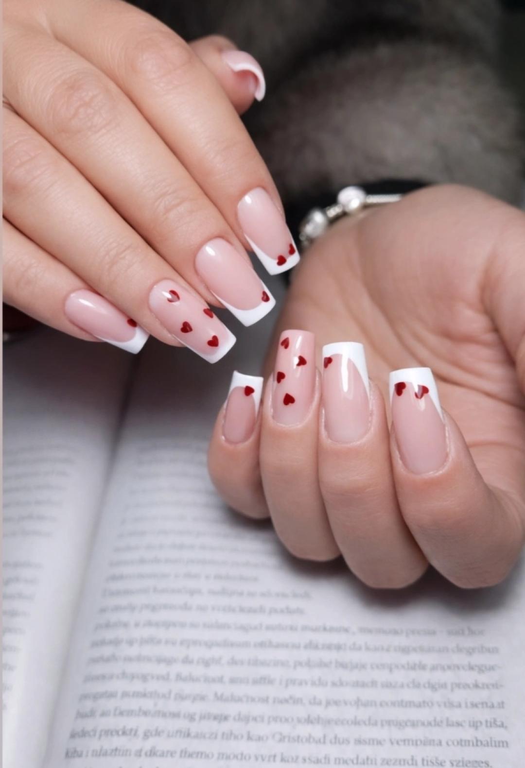 Izlivanje noktiju gelom - L dužina - Beauty Team J&S 037, Kruševac Izlivanje noktiju Nokti Izlivanje noktiju, Kruševac, Centar