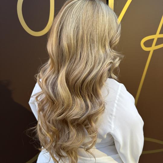 Becca’s Beauty Lounge #beograd Feniranje i stilizovanje Feniranje na talase - duga kosa Feniranje 