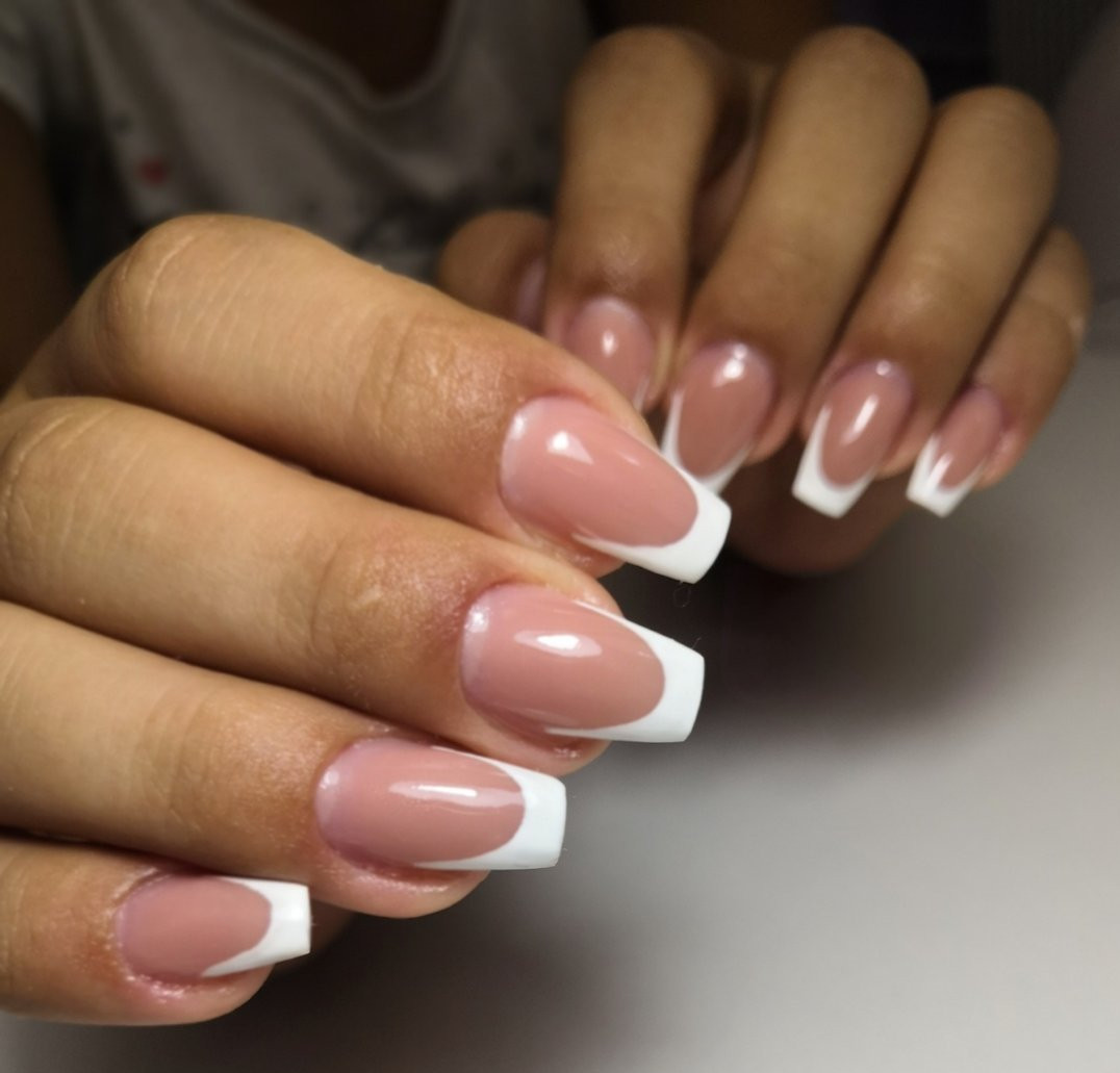 Studio lepote Violet #nis Izlivanje noktiju
