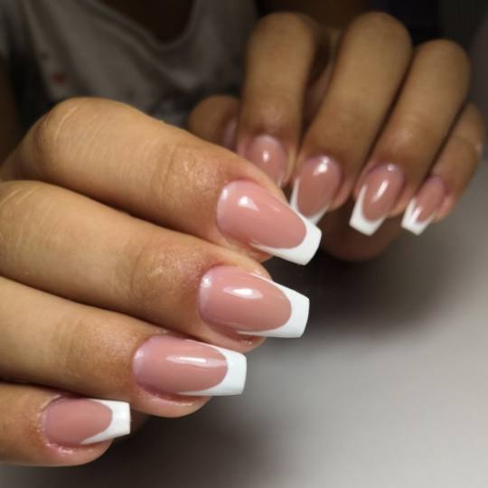 Studio lepote Violet #nis Izlivanje noktiju