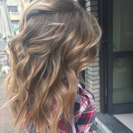 La folie beauty break #beograd Radjena tehnika balayage ,tri tona svetlije od prirodne nijanse.??