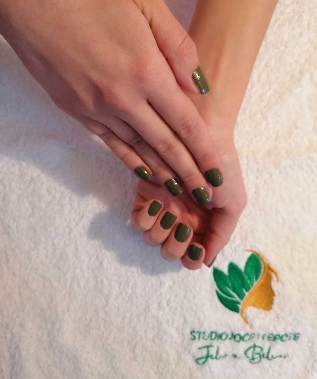 Studio joge i lepote Jelena Bilcar #beograd Tretmani ruku Manikir + gel lak