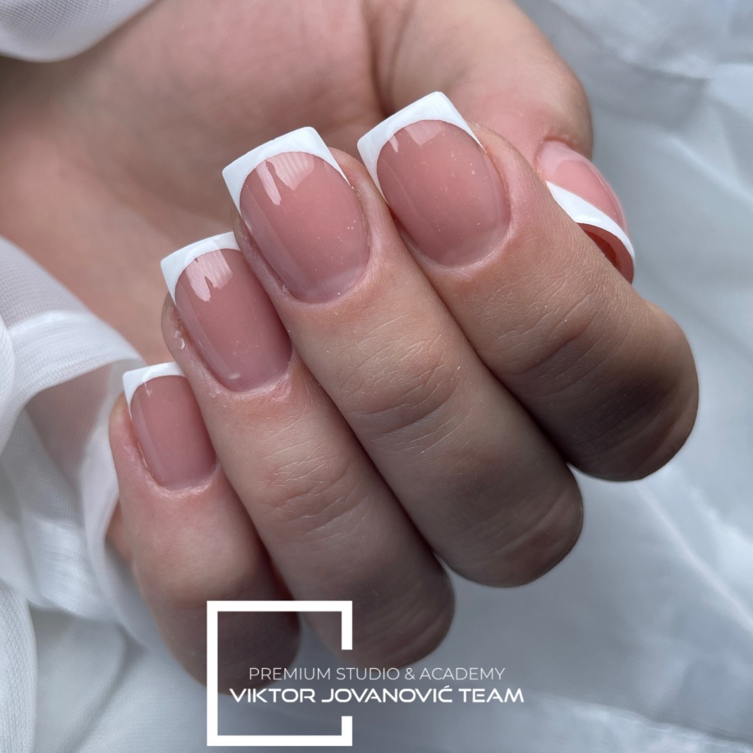 Izlivanje noktiju - S velicina - BEAUTY CENTER Viktor Jovanović, Subotica Izlivanje noktiju Nokti Izlivanje noktiju, Subotica, Centar