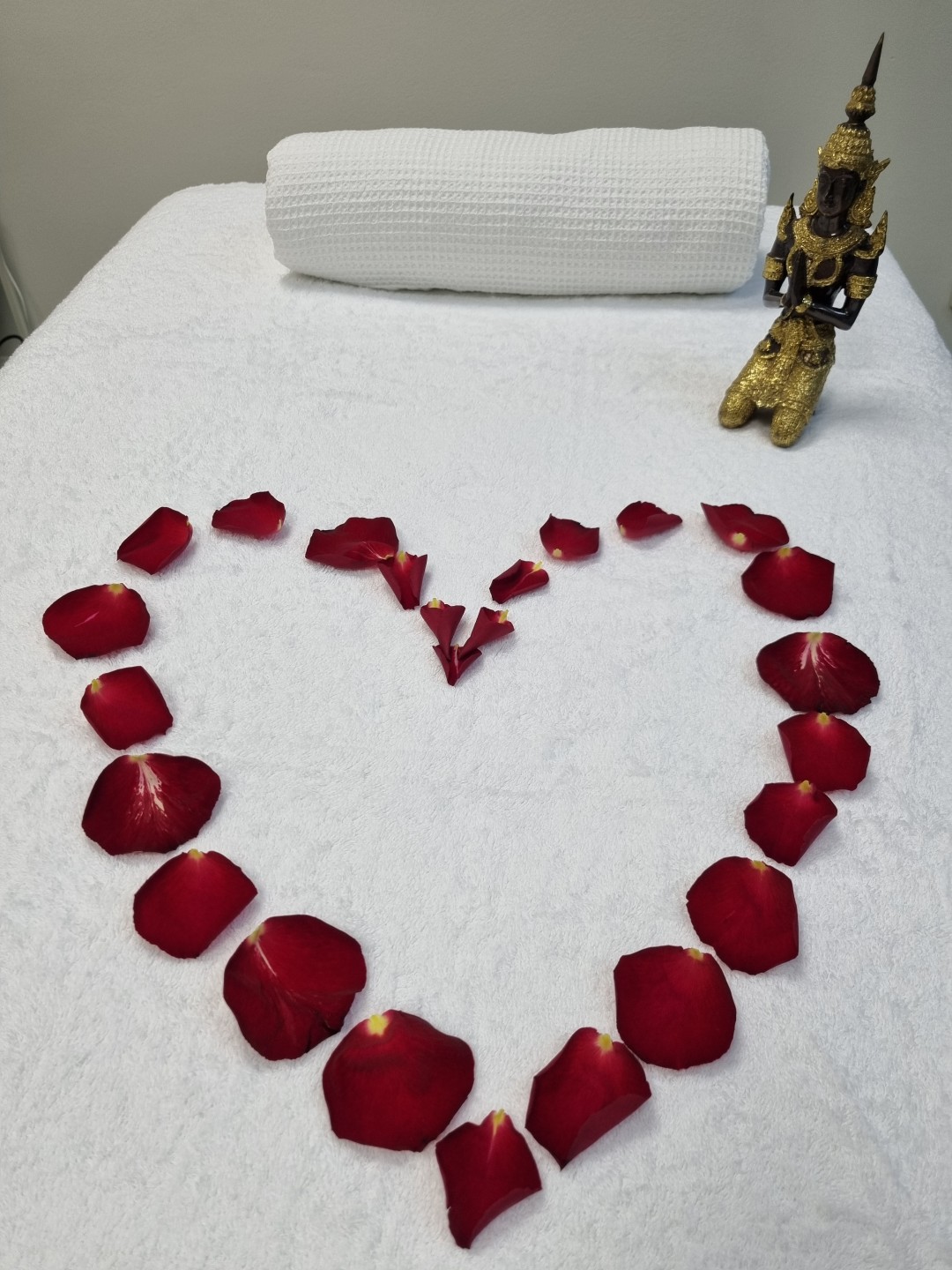Emilly #beograd SPA Spa day Emilly - personalizovani tretman lica + relax masaža + pakovanje šaka + osveženje