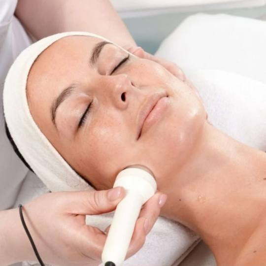 Studio lepote i edukativni centar Helios #kikinda Tretman lica Mezoterapija - bez igle Mezoterapija 