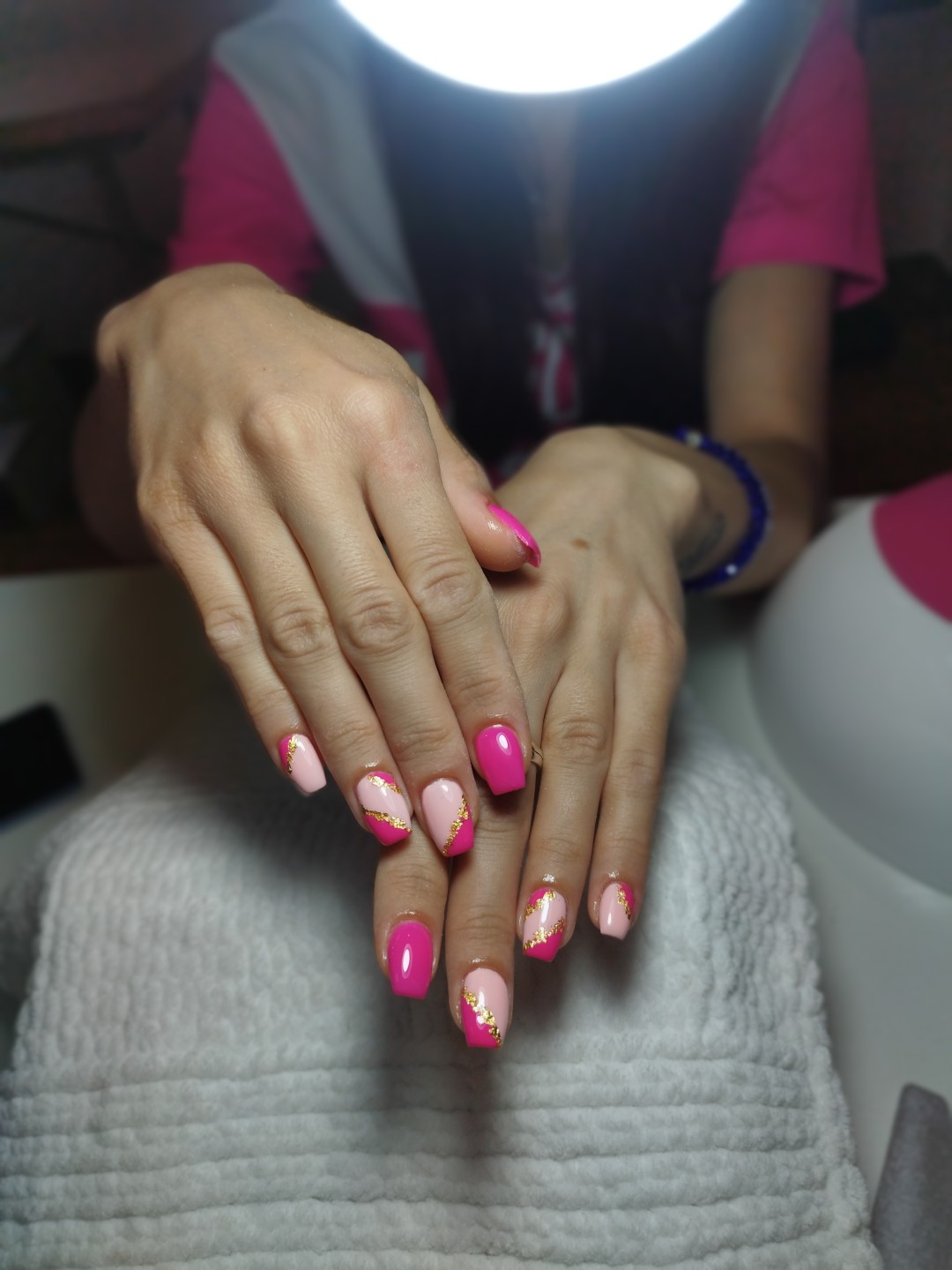 Ojačavanje noktiju S dužina korekcija - Studio Diva Lux, Niš Ojačavanje noktiju Nokti Ojačavanje noktiju, Niš, Medijana