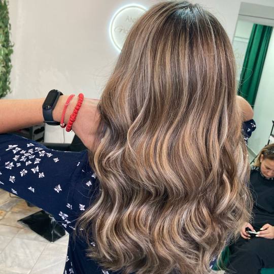 Atelje Glossy Hair #beograd Keratinski tretmani Pramenovi / balayage + Glossy tretman + feniranje - 