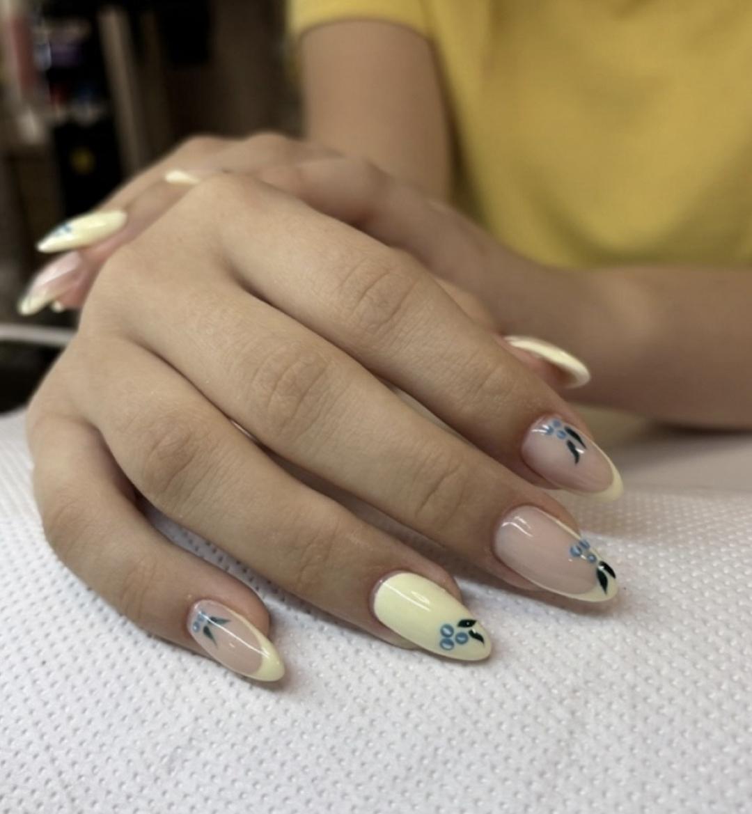 Diamond beauty #beograd Ojačavanje noktiju Ojačavanje noktiju gelom / korekcija - M dužina