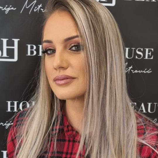 Beauty House by Marija Mitrović #nis Make-up / šminkanje Profesionalno šminkanje + veštačke tre