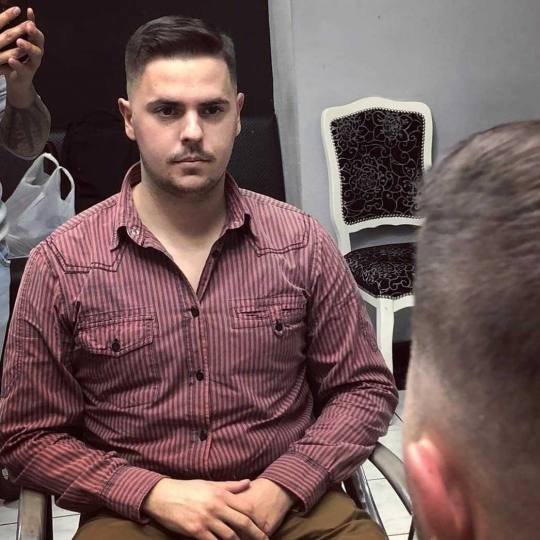 Headroom #beograd Muško šišanje Muško šišanje makazama + mašinicom ✂️ Nikola