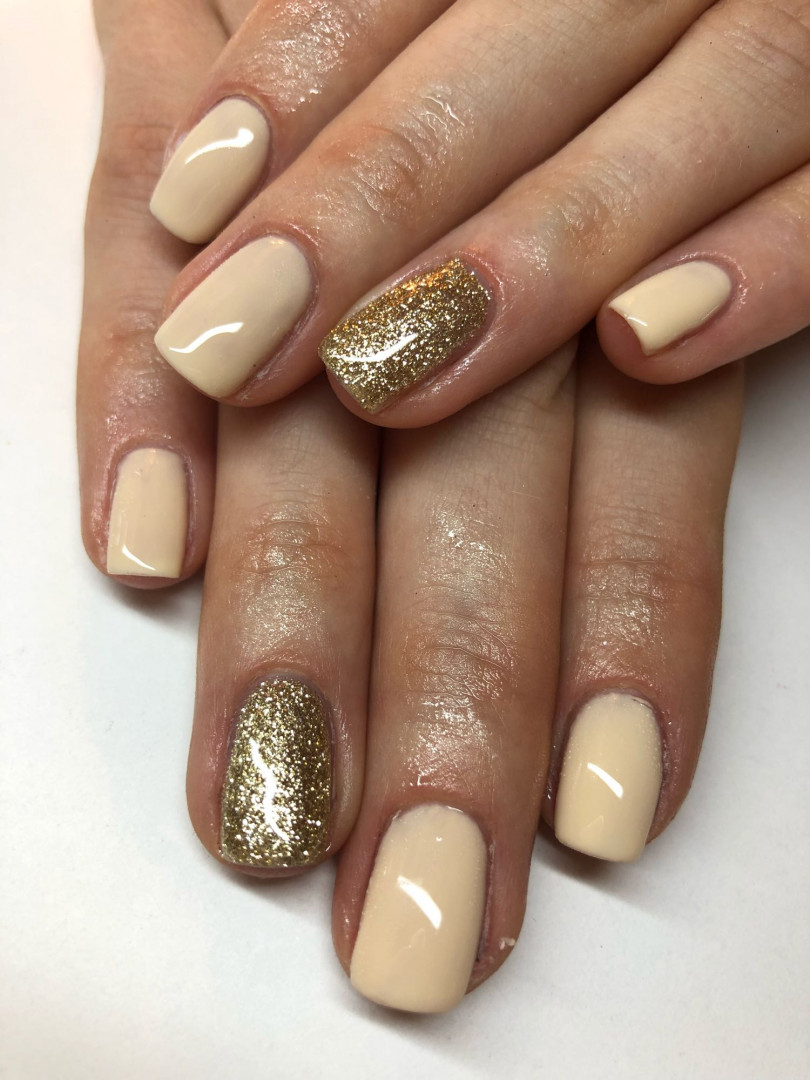 Mademoiselle Beauty #beograd Gel lak Gel lak - ruke sa aparatnim manikirom