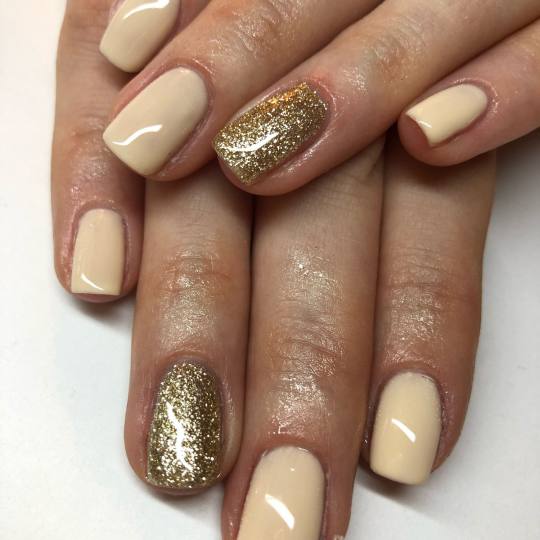 Mademoiselle Beauty #beograd Gel lak Gel lak - ruke sa aparatnim manikirom